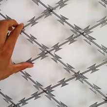 سياج سلكي ملحوم على شكل ماسات