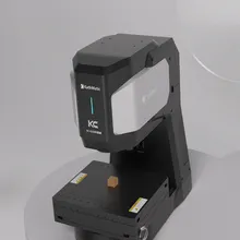 Meetinstrument in de vorm van een laboratoriummicroscoop voor analyse van ultrasone lasverbindingen