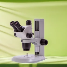 Microscópio Compacto de Alta Precisão para Uso em Laboratório