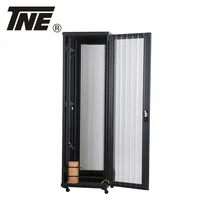 Rack de Rede Modular com Painéis Expansíveis para Computação de Borda