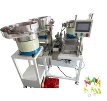 自動プラスチックスプリングクリップ衣類ピン留め機械