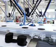 Mesin Pengemasan Robot Delta untuk Penanganan Material Koil yang Efisien dan Kolaboratif dengan Banyak Robot