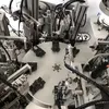 Macchina automatica per la base di prese a molla per servizi industriali, macchina per l'assemblaggio di componenti elettronici