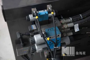 Plastic Handle and Cap Making Machine / Injection Molding Machine