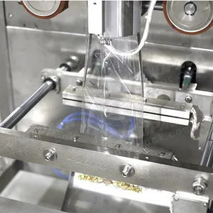 Potato Chips Packing Machine/Packing Machinery/Packaging Machine System