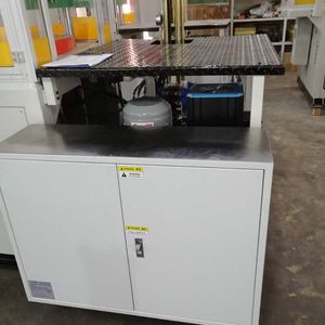 Precisely Positioning Automated Disc Injection Molding Machine