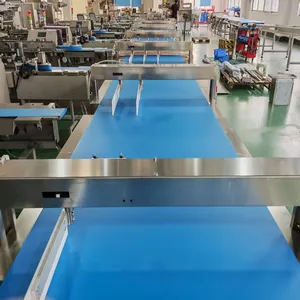 Automatic Biscuit Stacking and Tray Loading Feeding Packing Line Cookies Cracker Flow Wrapping Packaging Machine