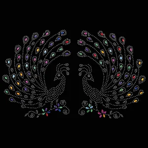 Design de strass termocolante com padrão de pavão